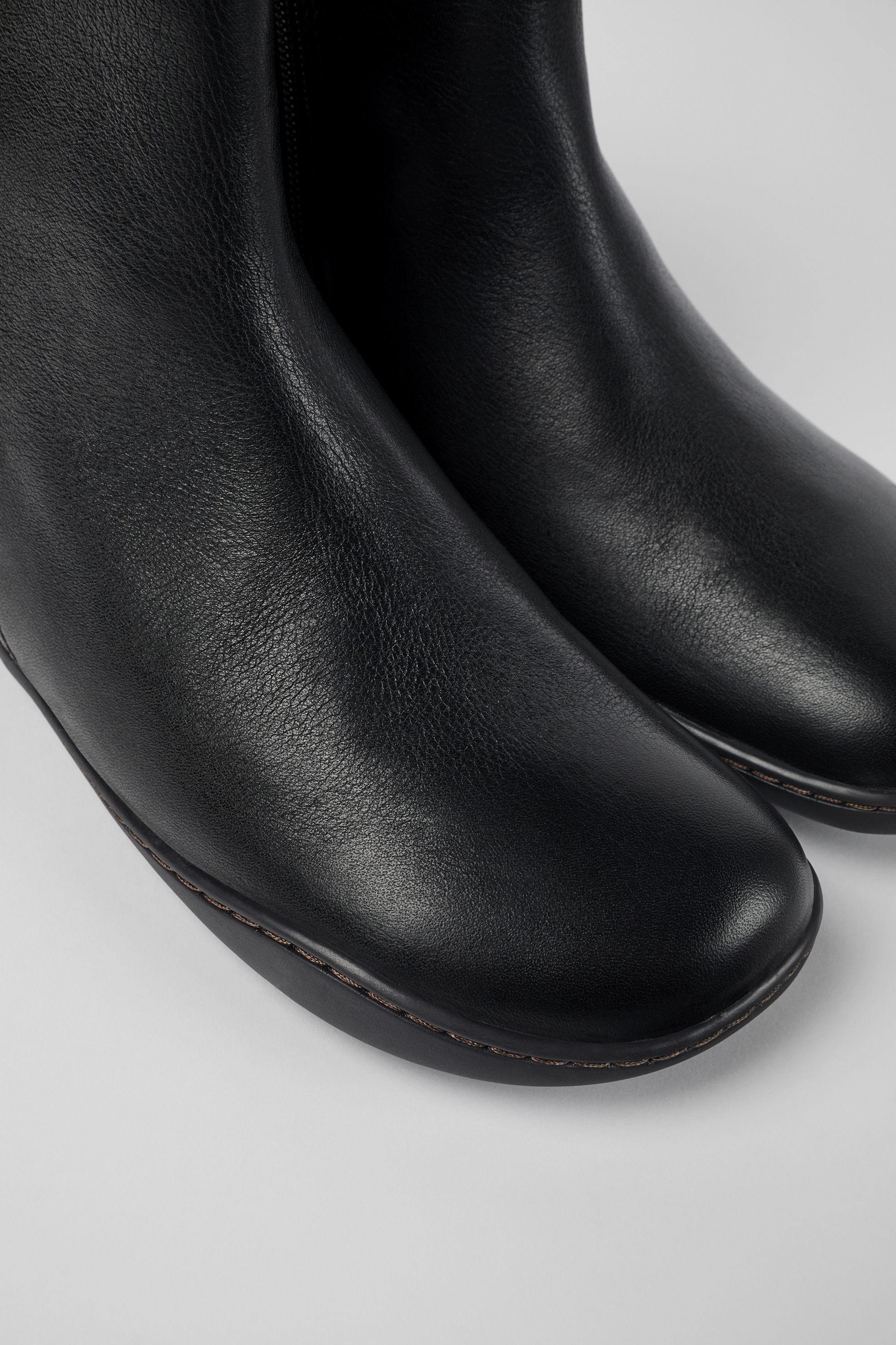 Peu - Black leather ankle boots for women
