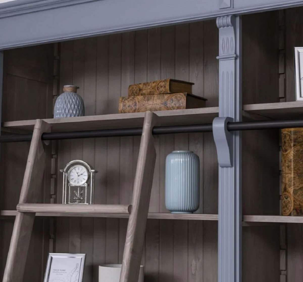 Casa Padrino armario de libros de estilo campestre con escalera azul claro / gris 223 x 51 x A. 228 cm - Gabinete de sal¨®n - Gabinete de oficina - Muebles de estilo campestre