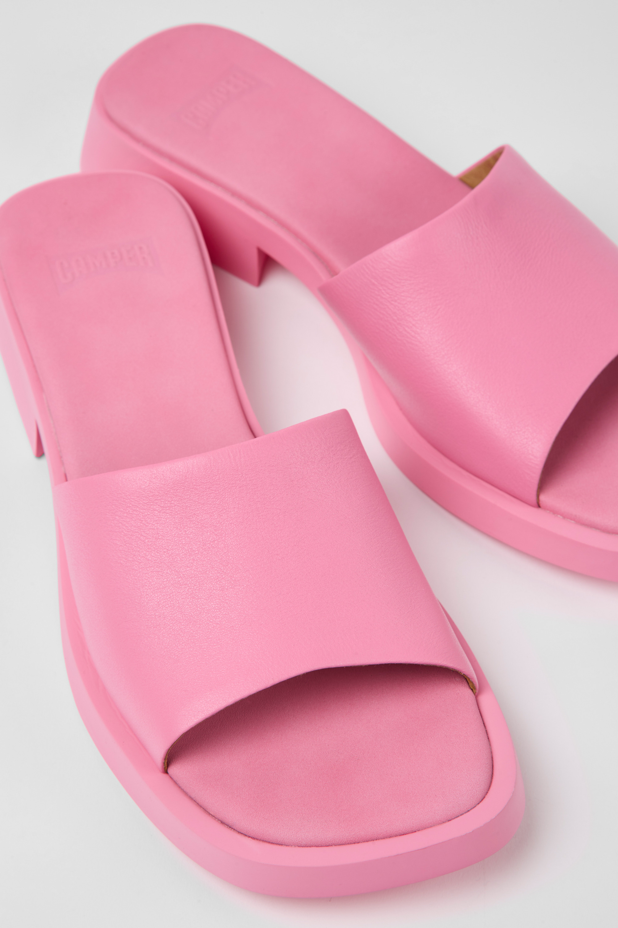 Dana - Pink leather sandals for women