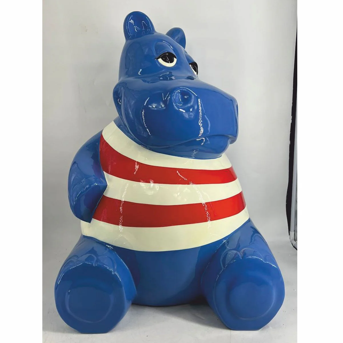 Casa Padrino escultura decorativa XXL hipop¨®tamo azul / crema / rojo A. 100 cm