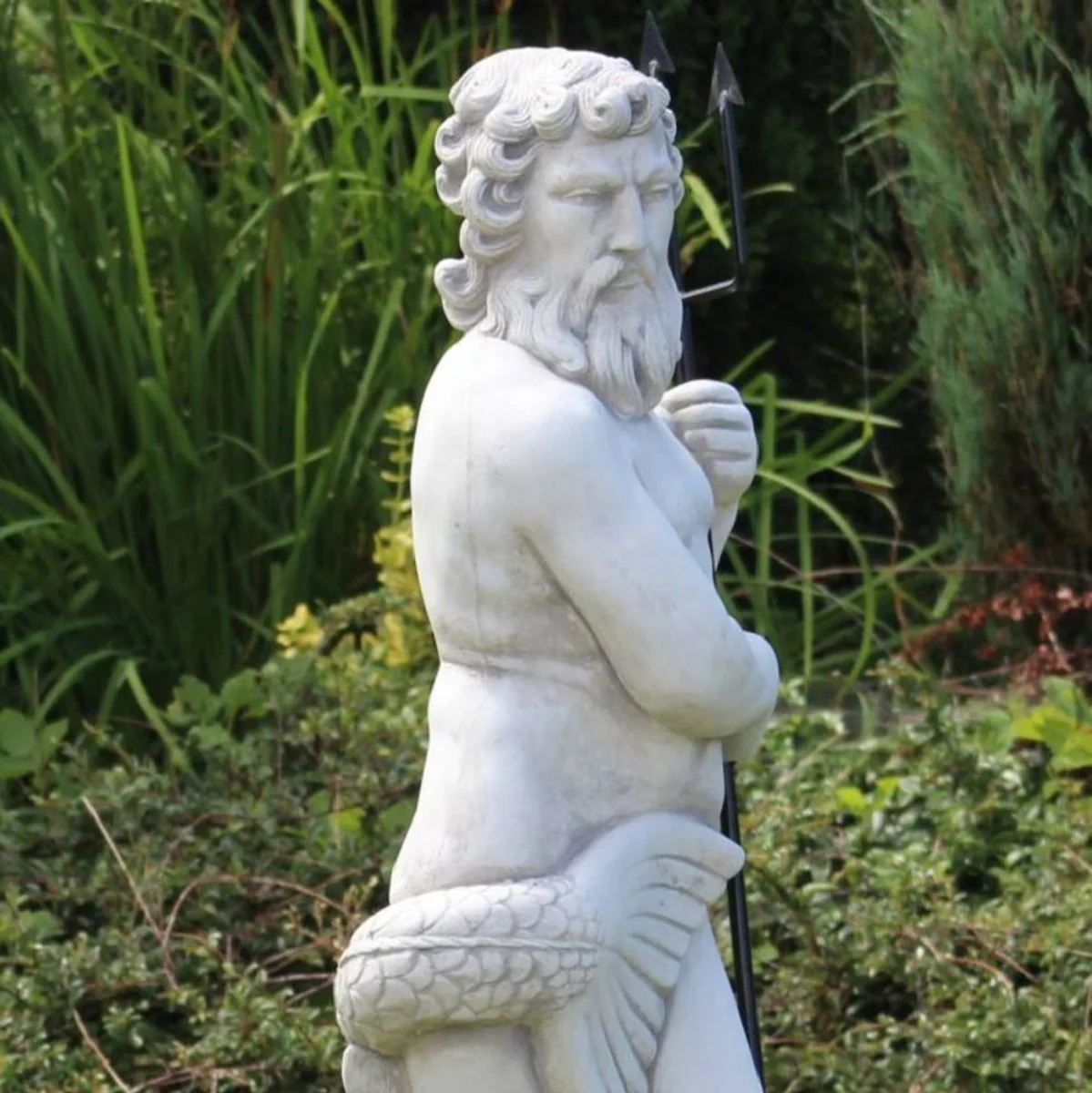 Casa Padrino escultura de gárgola Art Nouveau neptuno con pez gris / negro 35 x 35 x A. 123 cm - Elegante figura de piedra de gárgola - Accesorios de Decoración de Jardín Barroco y Art Nouveau