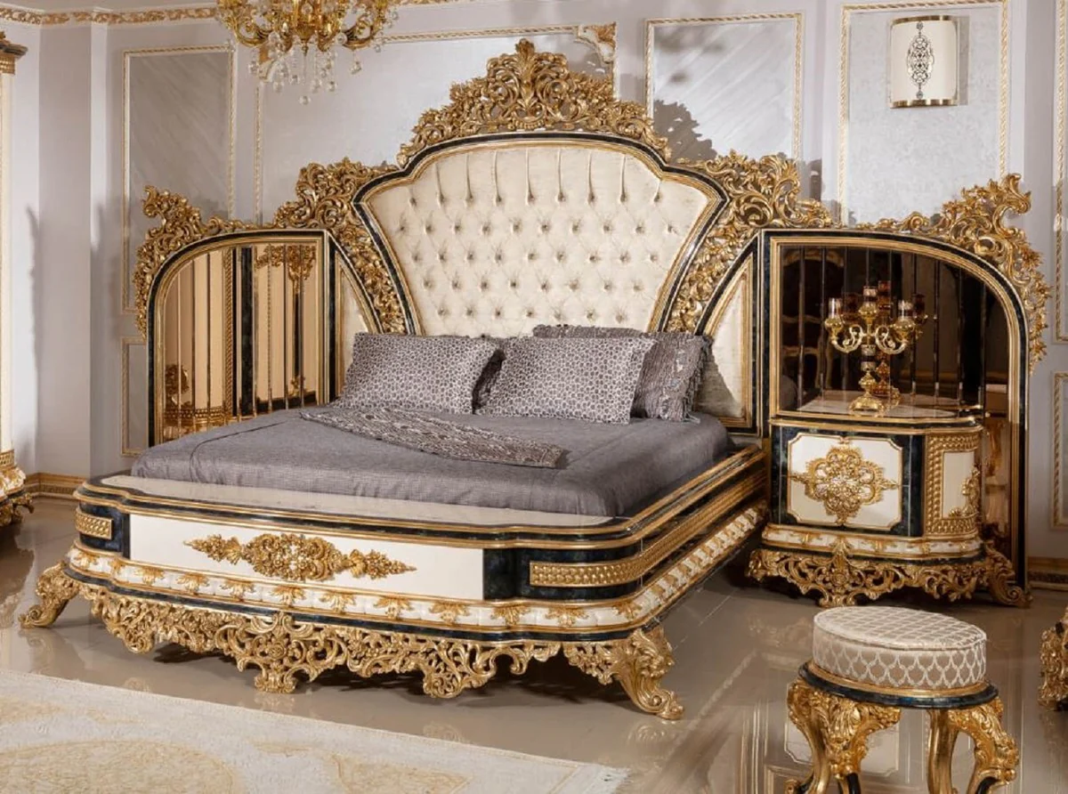 Casa Padrino conjunto de dormitorio barroco de lujo oro / blanco / azul / oro - 1 Cama Doble con Cabecera y 2 Mesitas de Noche - Muebles de dormitorio barroco - Noble y Magnífico