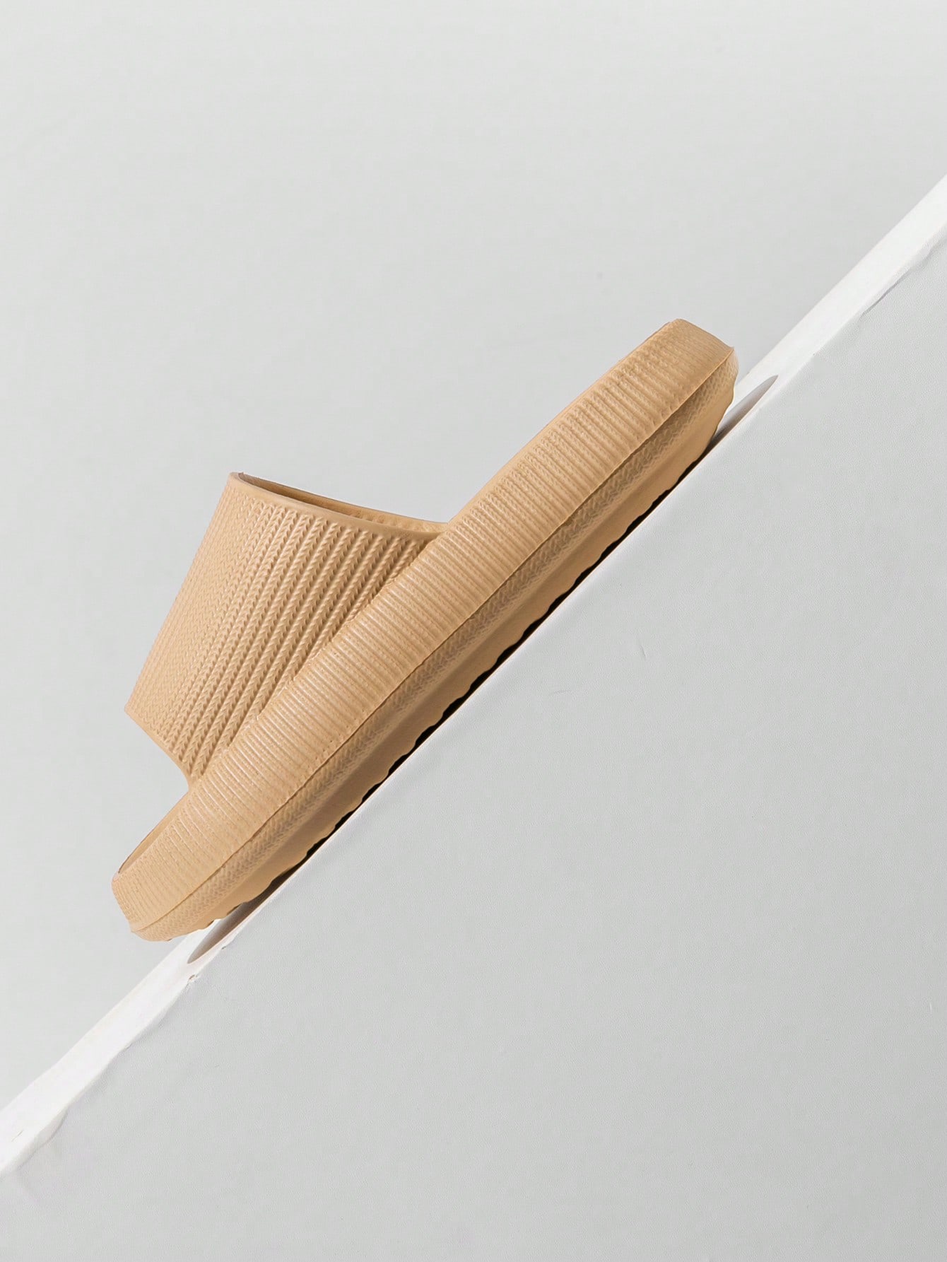 Summer Beach Thick Bottom Non-slip Plastic Slippers Khaki Casual Slip-on Slippers For Women, Khaki Women’s Plastic Slippers