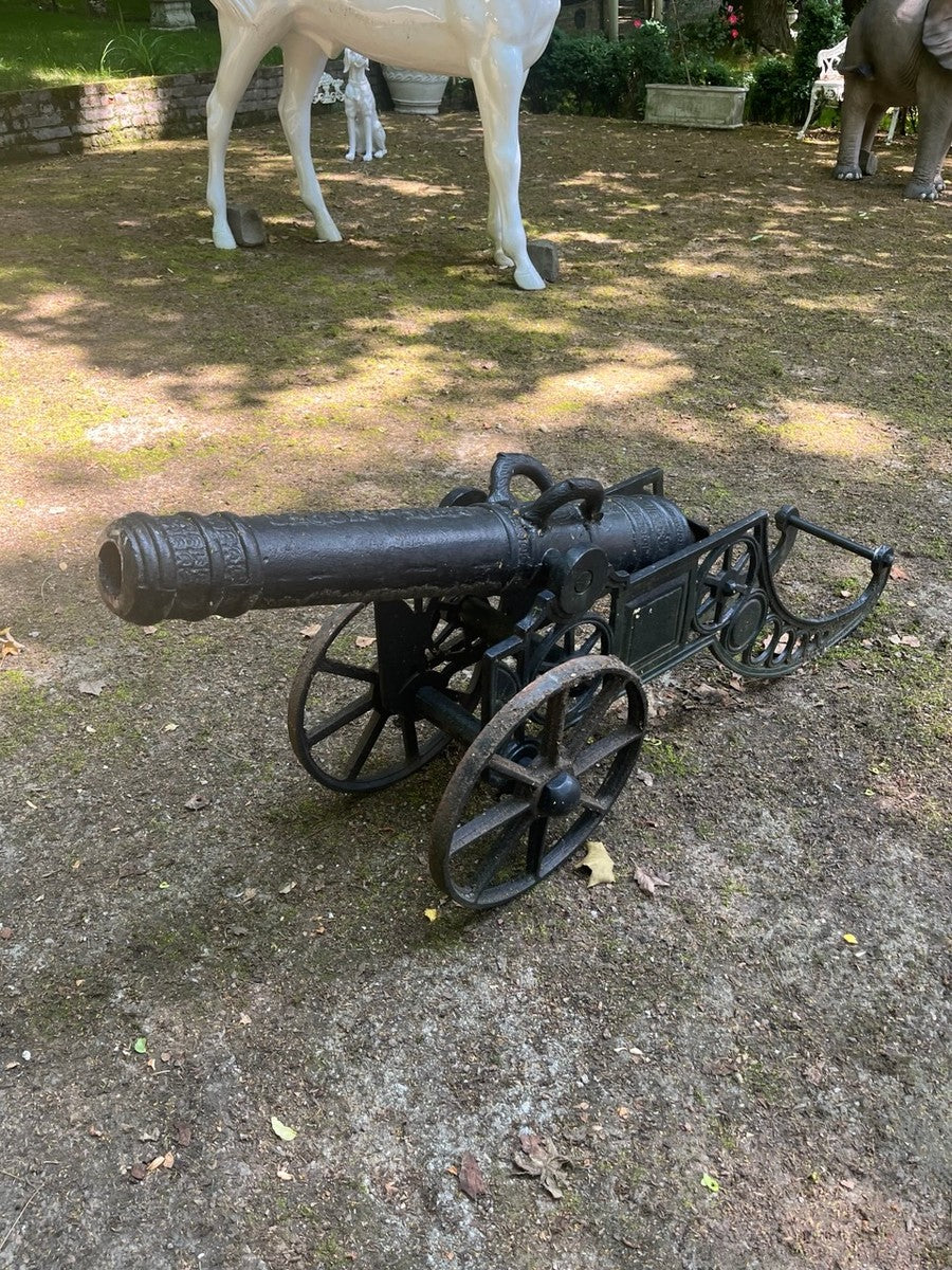 Casa Padrino ca?¨®n decorativo de estilo antiguo negro antiguo / herrumbre 162 x 42 x A. 70 cm - Ca?¨®n de Hierro Fundido de la Edad Media Hist¨®rica - Accesorios de Decoraci¨®n de Jardines y Terrazas