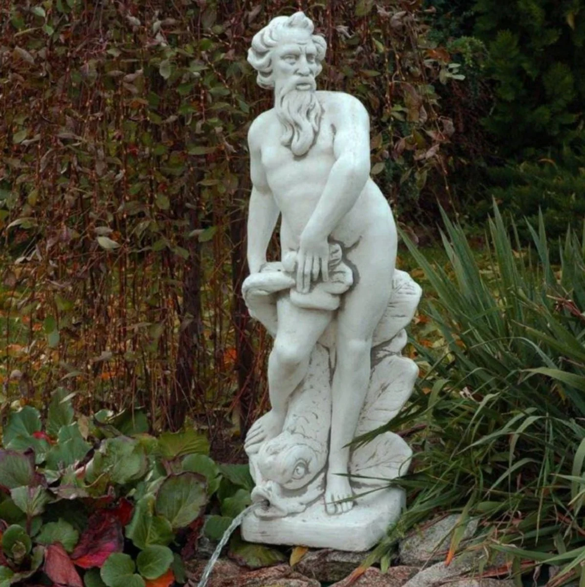 Casa Padrino escultura de gárgola Art Nouveau neptuno con pez gris 19 x 21 x A. 83 cm - Elegante figura de piedra de gárgola - Accesorios de Decoración de Jardín Barroco y Art Nouveau