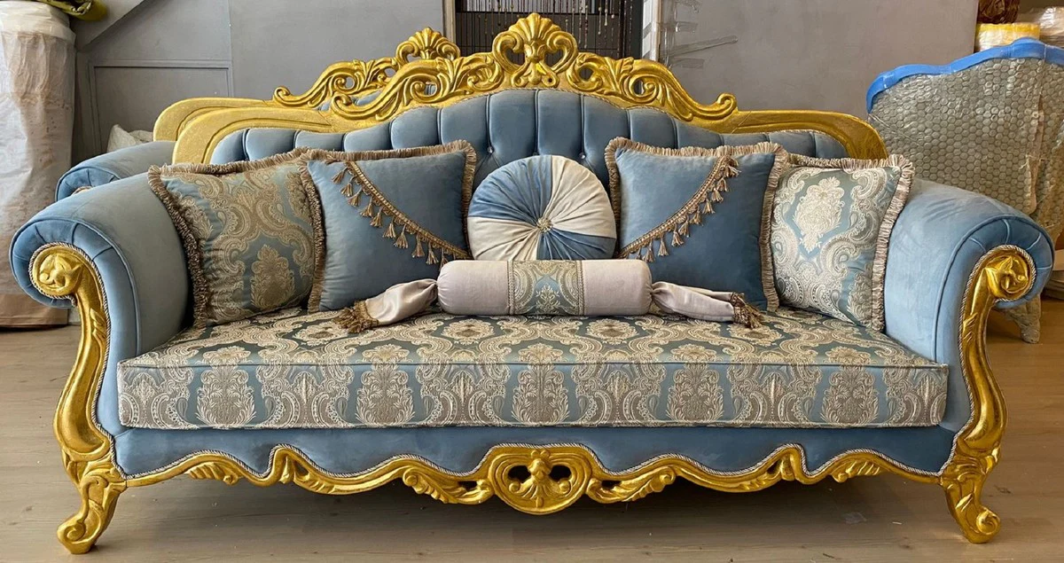 Casa Padrino sof¨¢ barroco de lujo azul claro / beige / oro - Magn¨ªfico sof¨¢ de sal¨®n con patr¨®n elegante y pedrer¨ªa - Muebles de sal¨®n estilo barroco - Muebles barrocos - Noble y Magn¨ªfico
