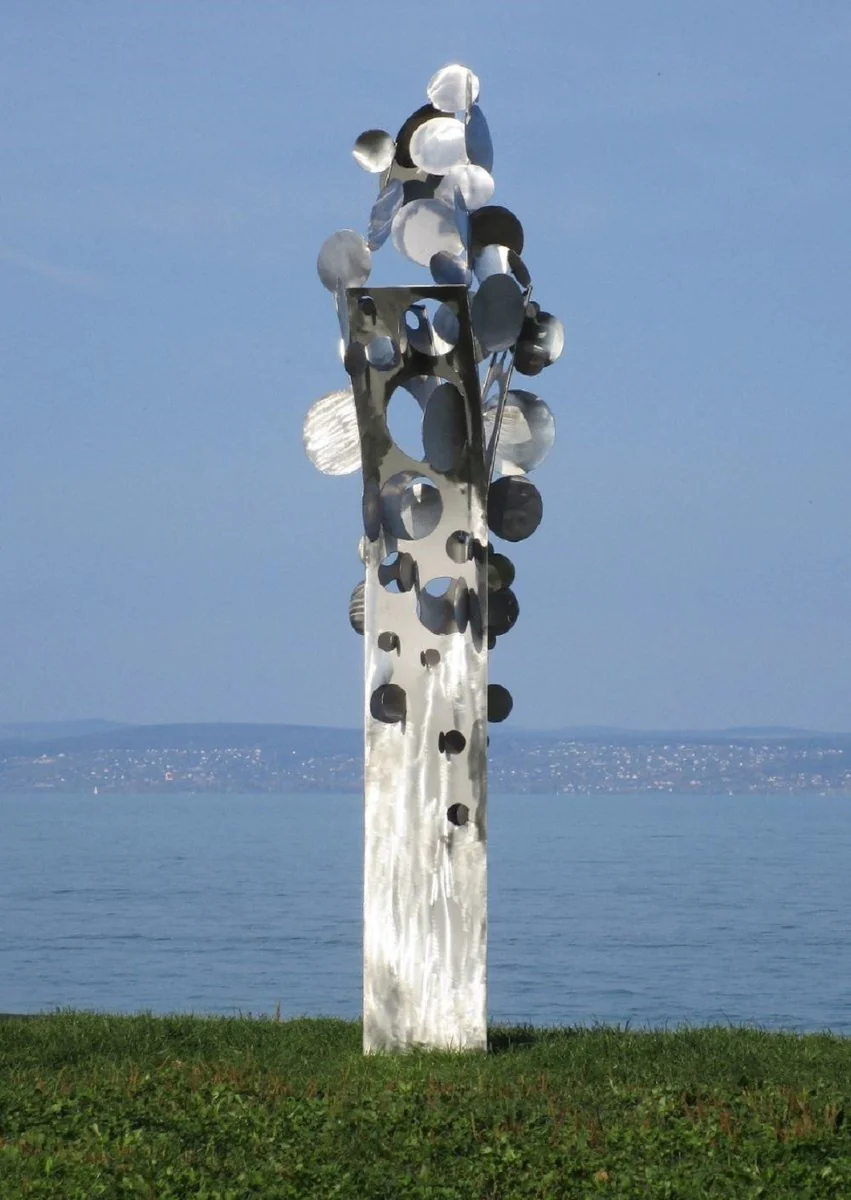 Casa Padrino escultura de jardín de acero inoxidable de diseño Árbol de monedas plata 75 x 70 x A. 260 cm - Decoración de jardín hecha a mano resistente a la intemperie