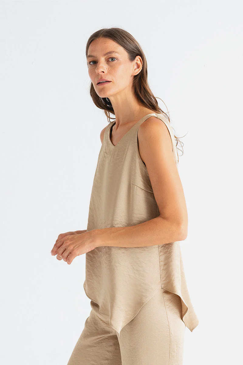 Rivera-spain Cuerpo Julia dorado