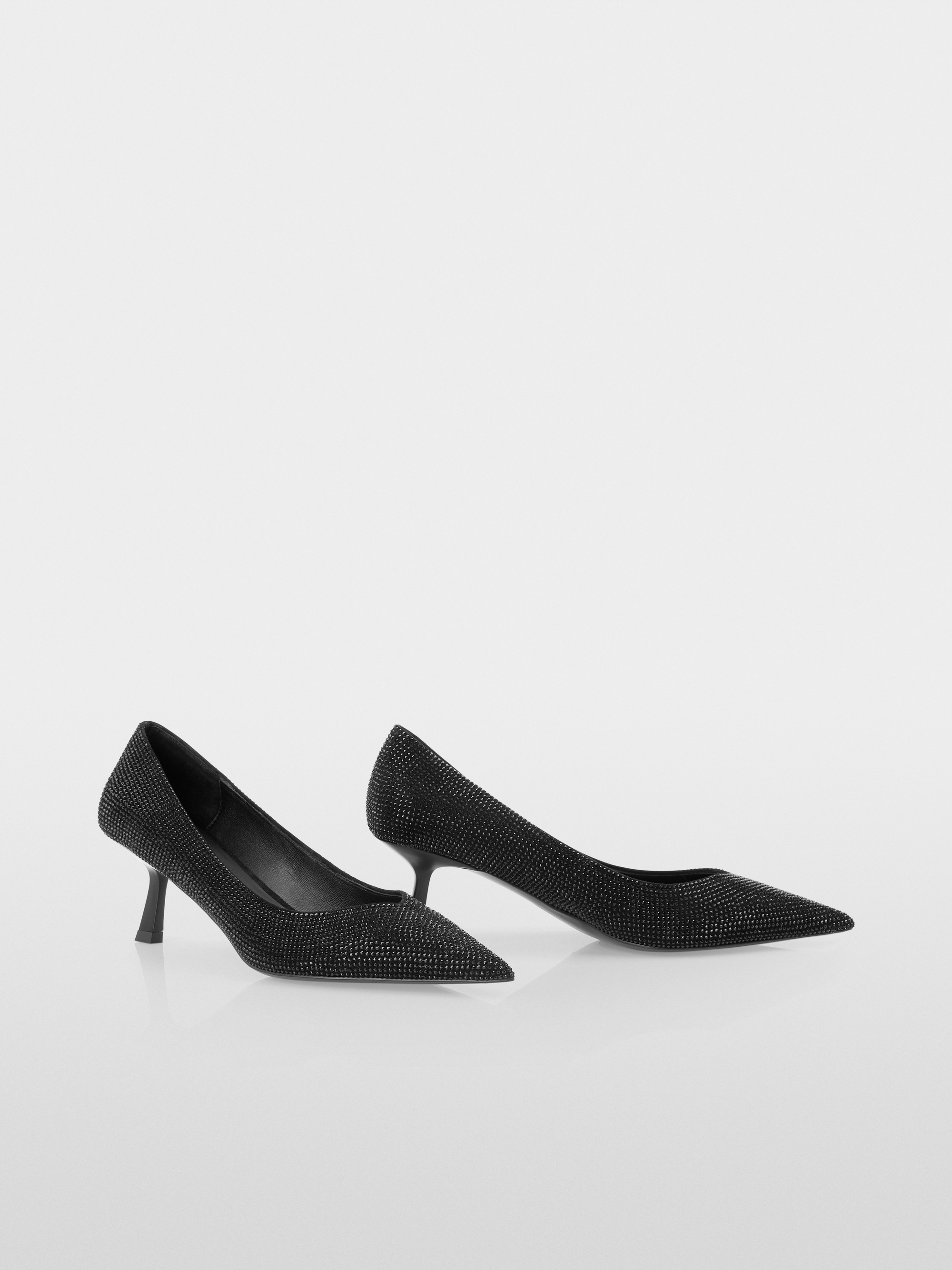 Marc-Cain Pointed pumps in V-shape