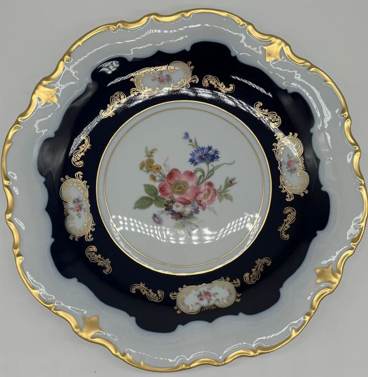 Casa Padrino plato de porcelana barroco de lujo blanco / azul oscuro / multicolor / oro Ø 33 cm - Plato llano de porcelana - Accesorios de Porcelana - Porcelana Reichenbach - Hecho en Alemania