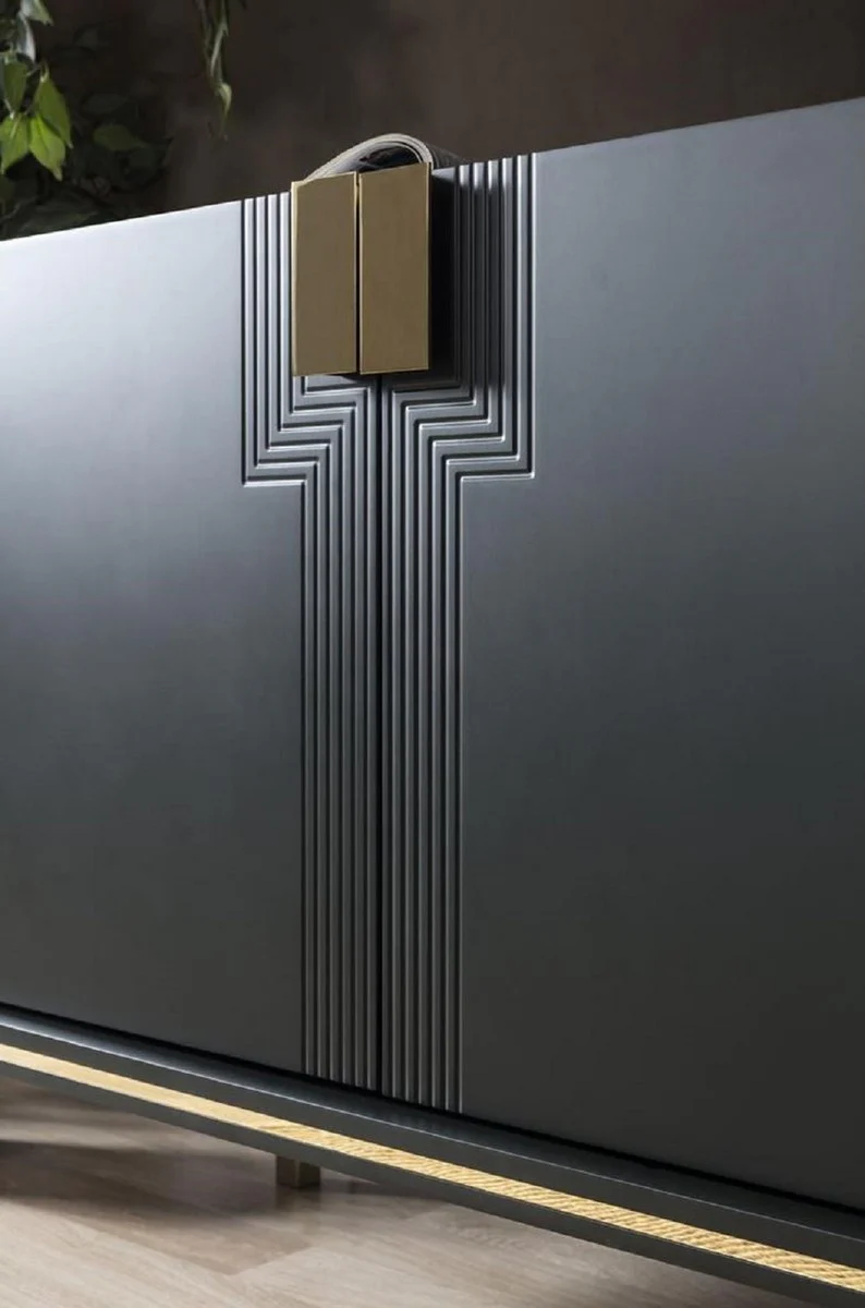 Casa Padrino conjunto de muebles de lujo negro / oro - 1 Aparador con 4 Puertas y 1 Espejo - Muebles modernos de madera maciza - Colecci¨®n de Lujo