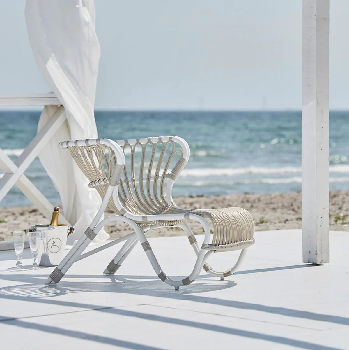 Casa Padrino sillón de jardín de lujo blanco / gris 79 x 92 x A. 68 cm - Sillón de jardín y terraza resistente a la intemperie - Muebles de Jardín y Terraza - Calidad de Lujo