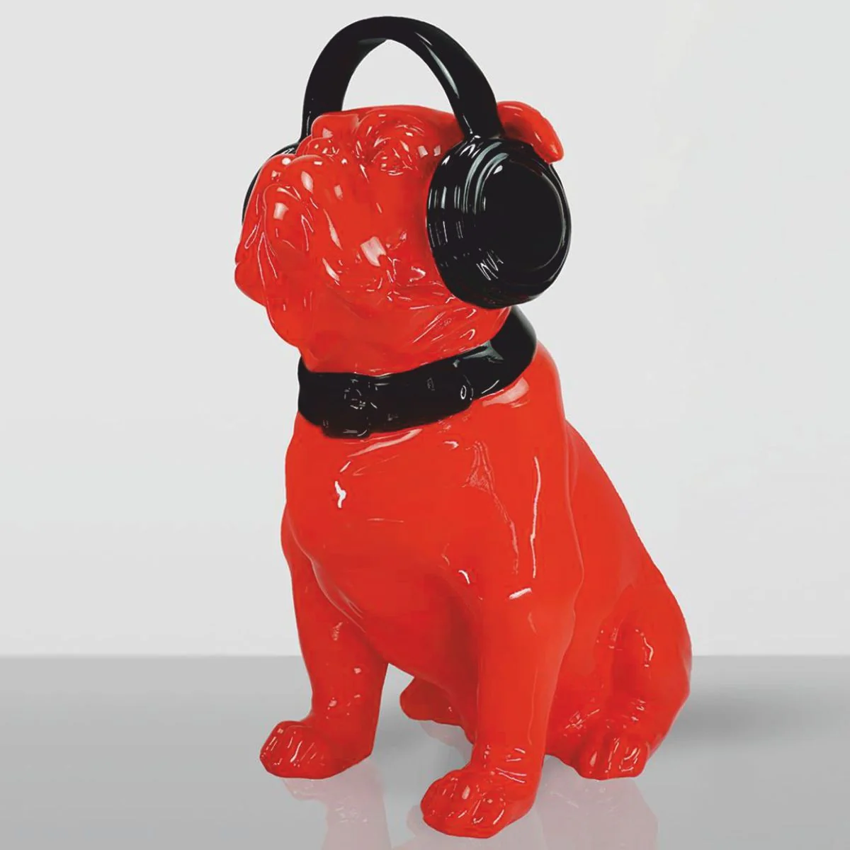 Casa Padrino escultura decorativa perro bulldog con auriculares rojo / negro A. 120 cm