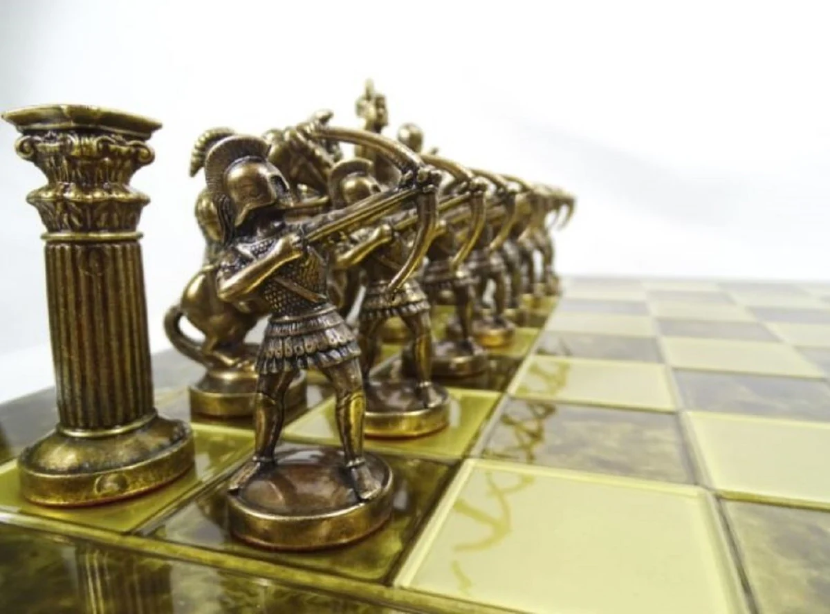 Casa Padrino conjunto de ajedrez de lujo 44 x 44 cm - Conjunto de ajedrez romano - Tablero de ajedrez de latón hecho a mano con piezas de ajedrez de latón - Accesorios decorativos de lujo