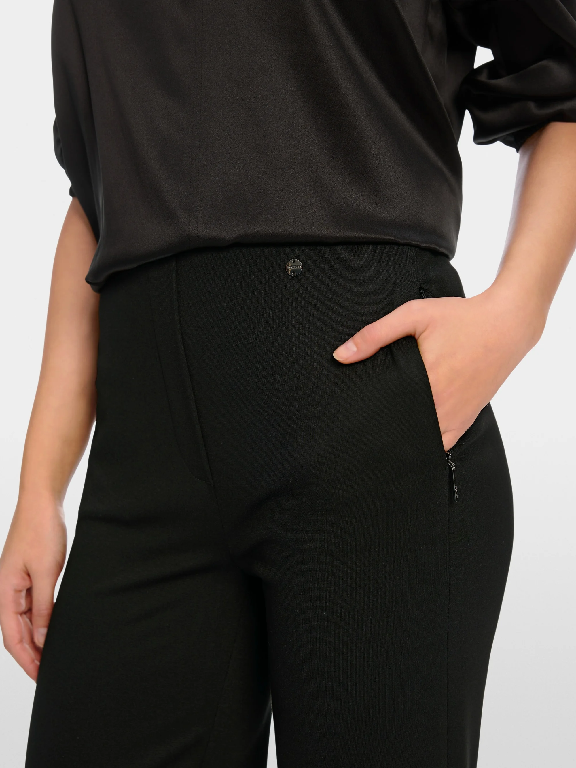 Marc-Cain Puddle pants model WINDER