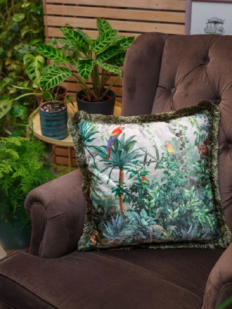 Casa Padrino almohada decorativa de lujo selva & loros multicolor / verde 45 x 45 cm - Almohada de terciopelo estampada con flecos - Accesorios de decoración para salón