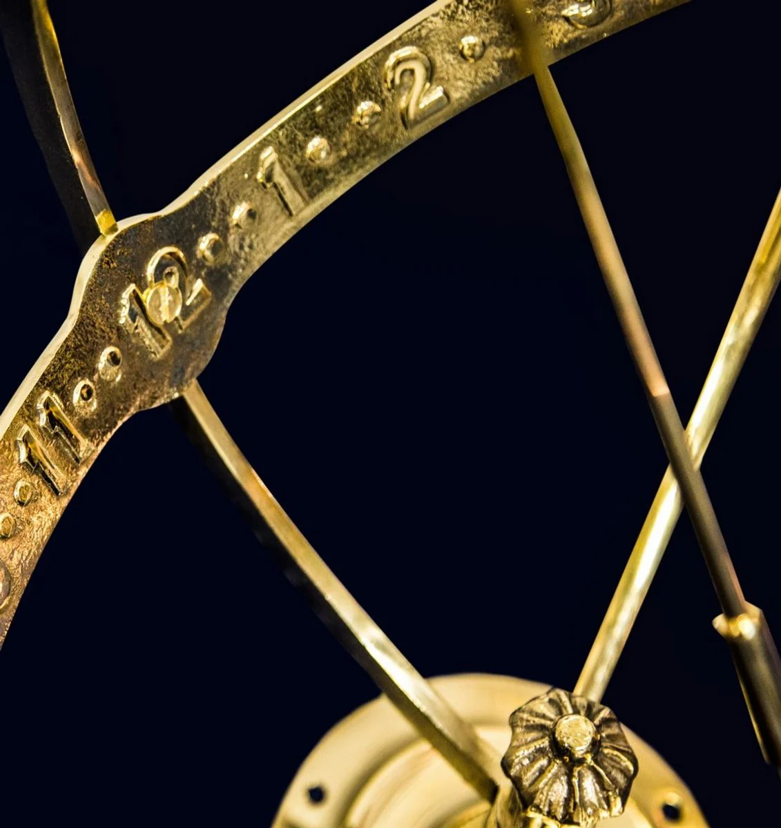 Casa Padrino Art Nouveau Garden Deco Reloj de Sol Oro Ø 60 x H. 73 cm - Calidad de Lujo