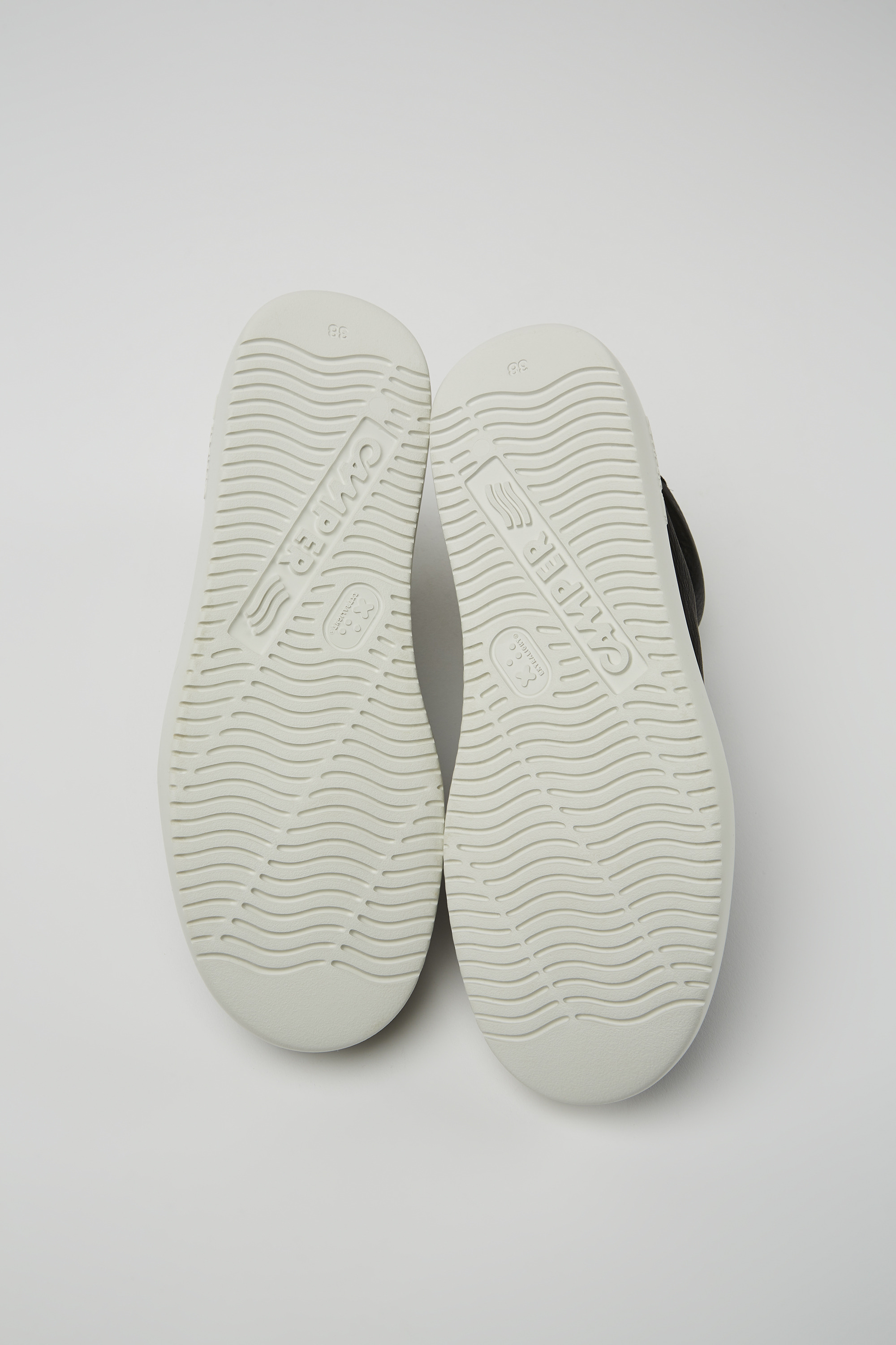 Runner K21 - Black leather sneakers for women