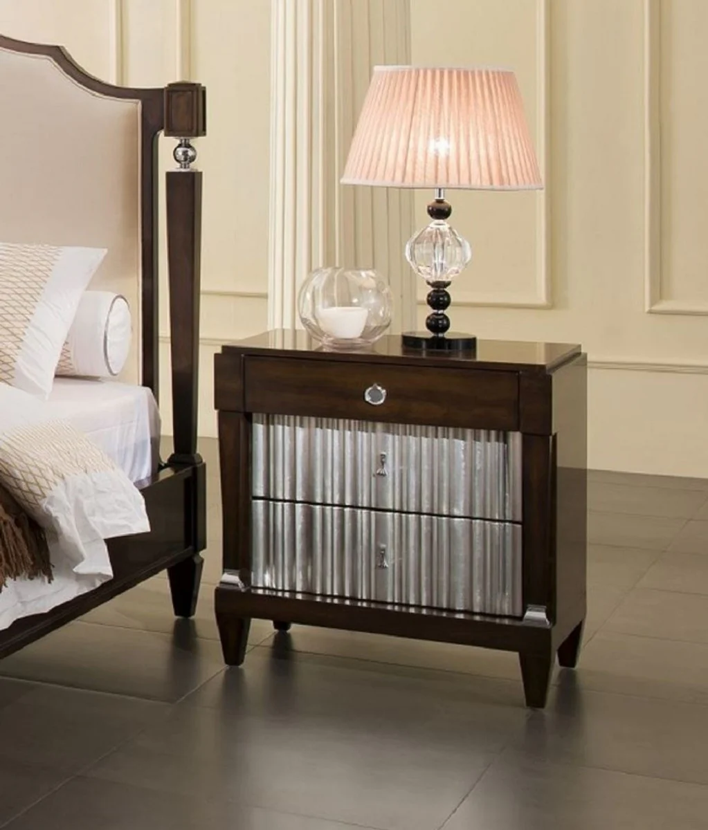 Casa Padrino conjunto de dormitorio neoclásico de lujo beige claro / marrón oscuro / plata - 1 Cama Doble con Cabecero y 2 Mesitas de Noche - Muebles de Dormitorio Neoclásicos