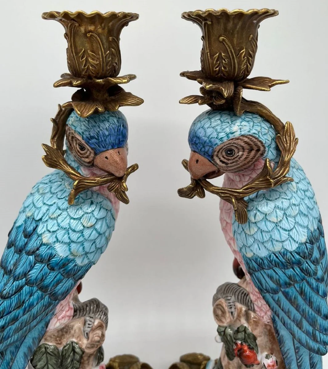 Casa Padrino conjunto de portavelas Art Nouveau loros azul / rosa / multicolor / oro 15,3 x 15,9 x A. 36,3 cm - Portavelas de porcelana elegante - Accesorios Decorativos Barrocos y Art Nouveau