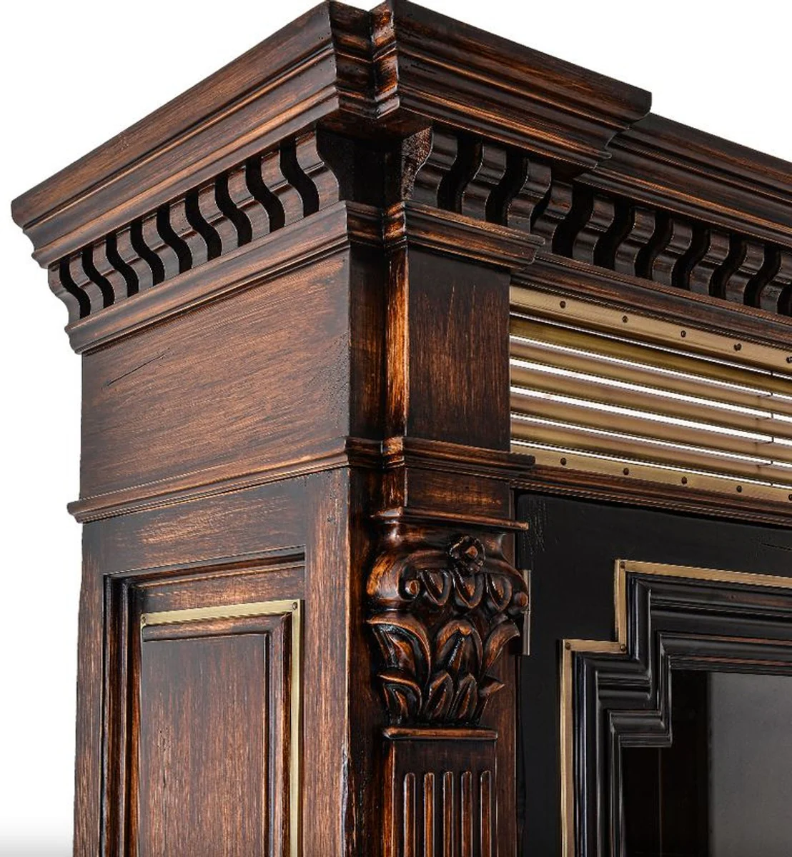 Casa Padrino Vitrina de Estilo Vintage de Lujo Marr¨®n / Natural / Negro 226 x 56,5 x A. 216 cm - Vitrina de Madera Maciza con 2 Puertas y 4 Cajones - Muebles de Estilo Vintage - Muebles de Lujo