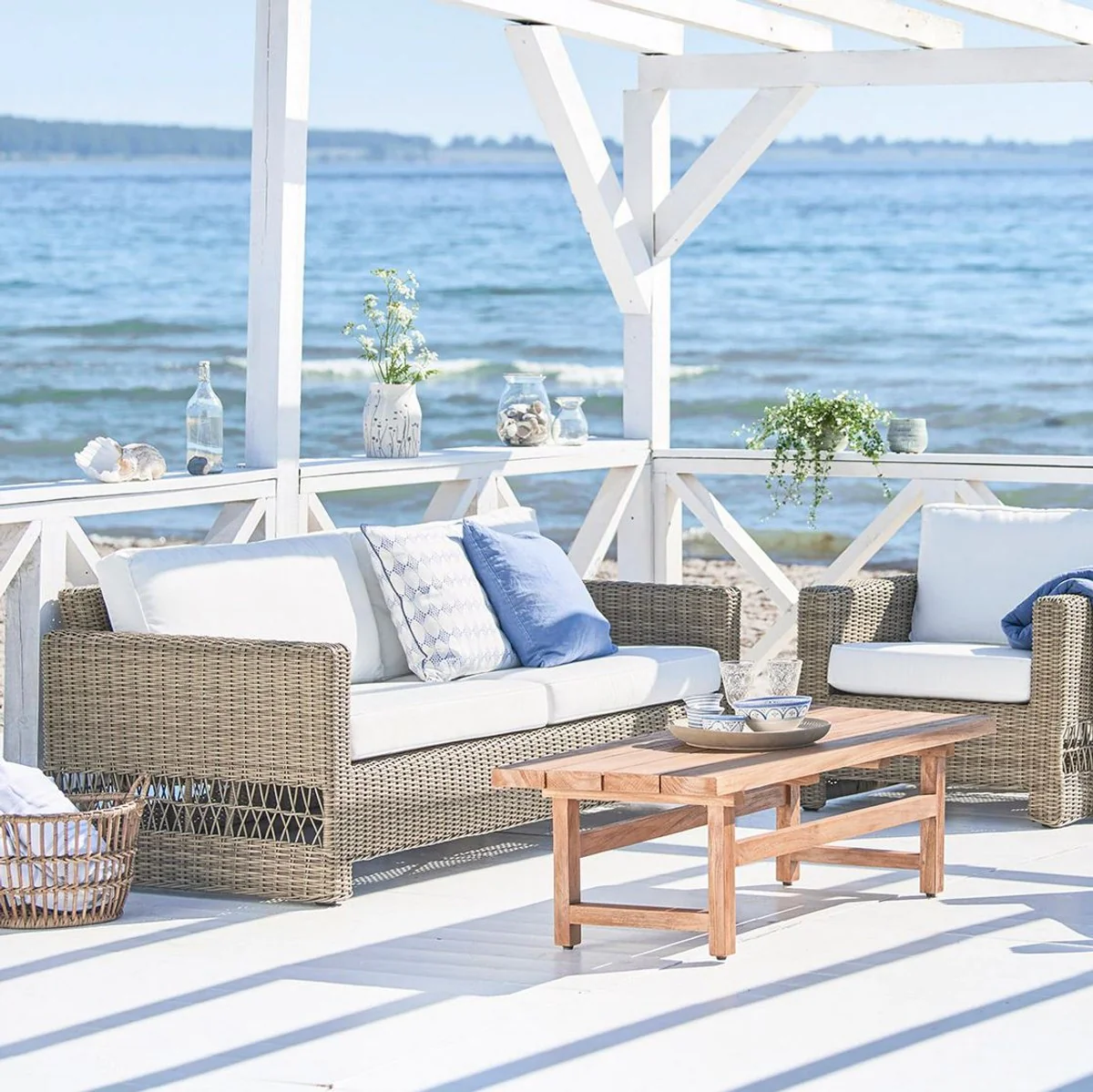 Casa Padrino sofá de jardín de lujo con cojínes gris antiguo / blanco 200 x 86 x A. 71 cm - Sofá de jardín y terraza resistente a la intemperie - Muebles de Jardín y Terraza