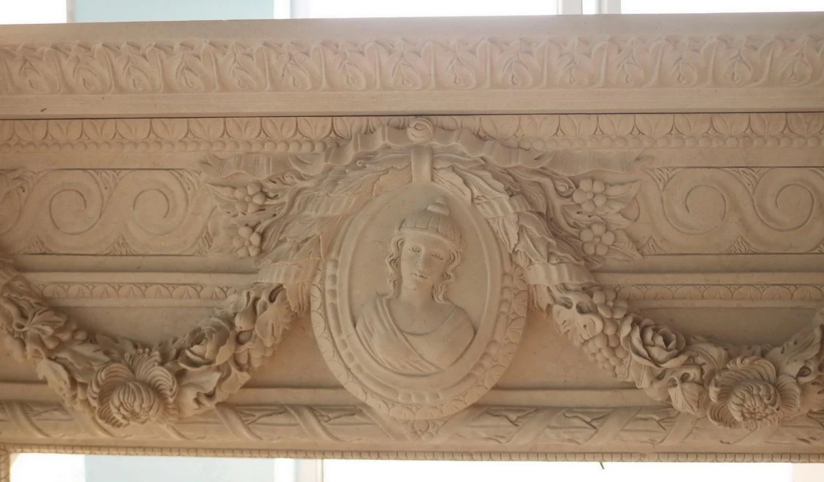 Casa Padrino marco de chimenea de m¨¢rmol barroco de lujo beige 290 x A. 165 cm