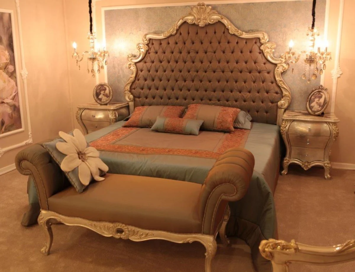 Casa Padrino conjunto de dormitorio barroco de lujo marrón / plata / oro - 1 Cama Doble con Cabecero y 2 Mesitas de Noche y 1 Banco - Muebles de dormitorio barrocos - Noble & Magnífica