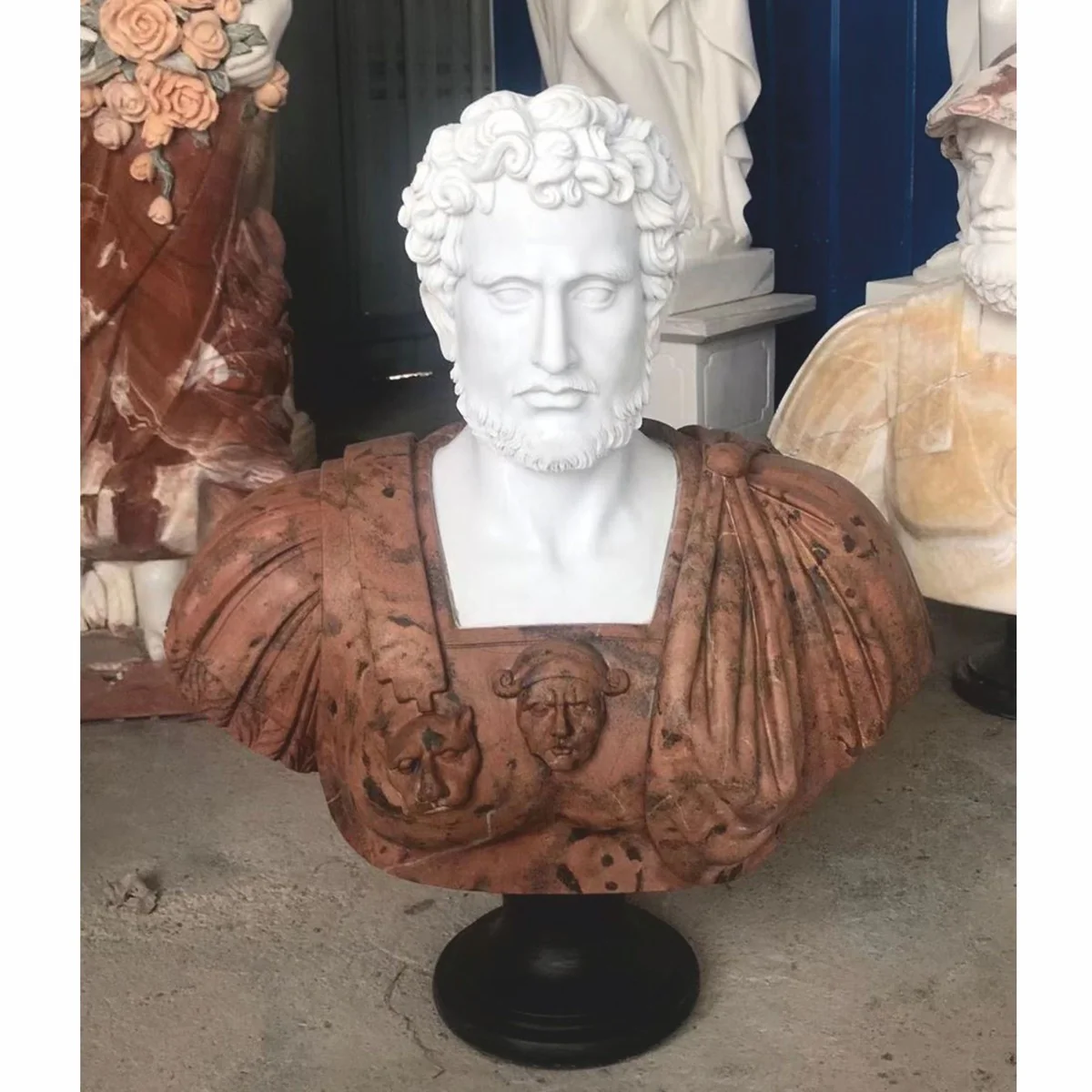 Casa Padrino busto de m¨¢rmol de estilo antiguo de lujo romano blanco / marr¨®n / negro A. 80 cm