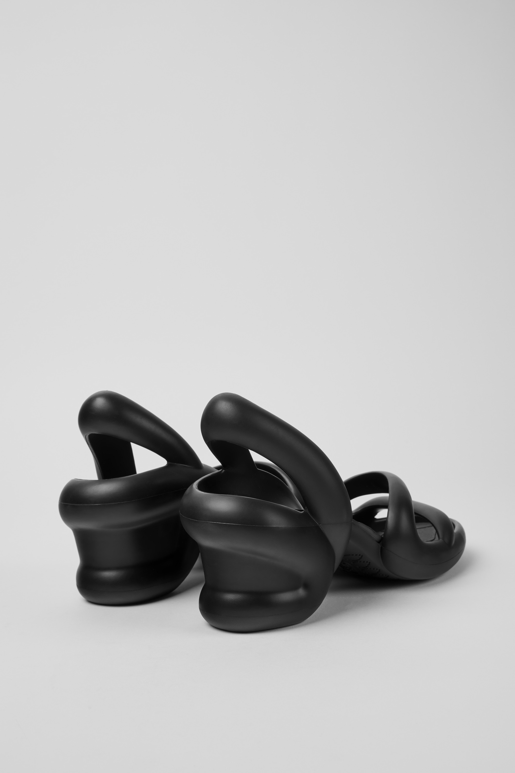 Kobarah - Black unisex sandals