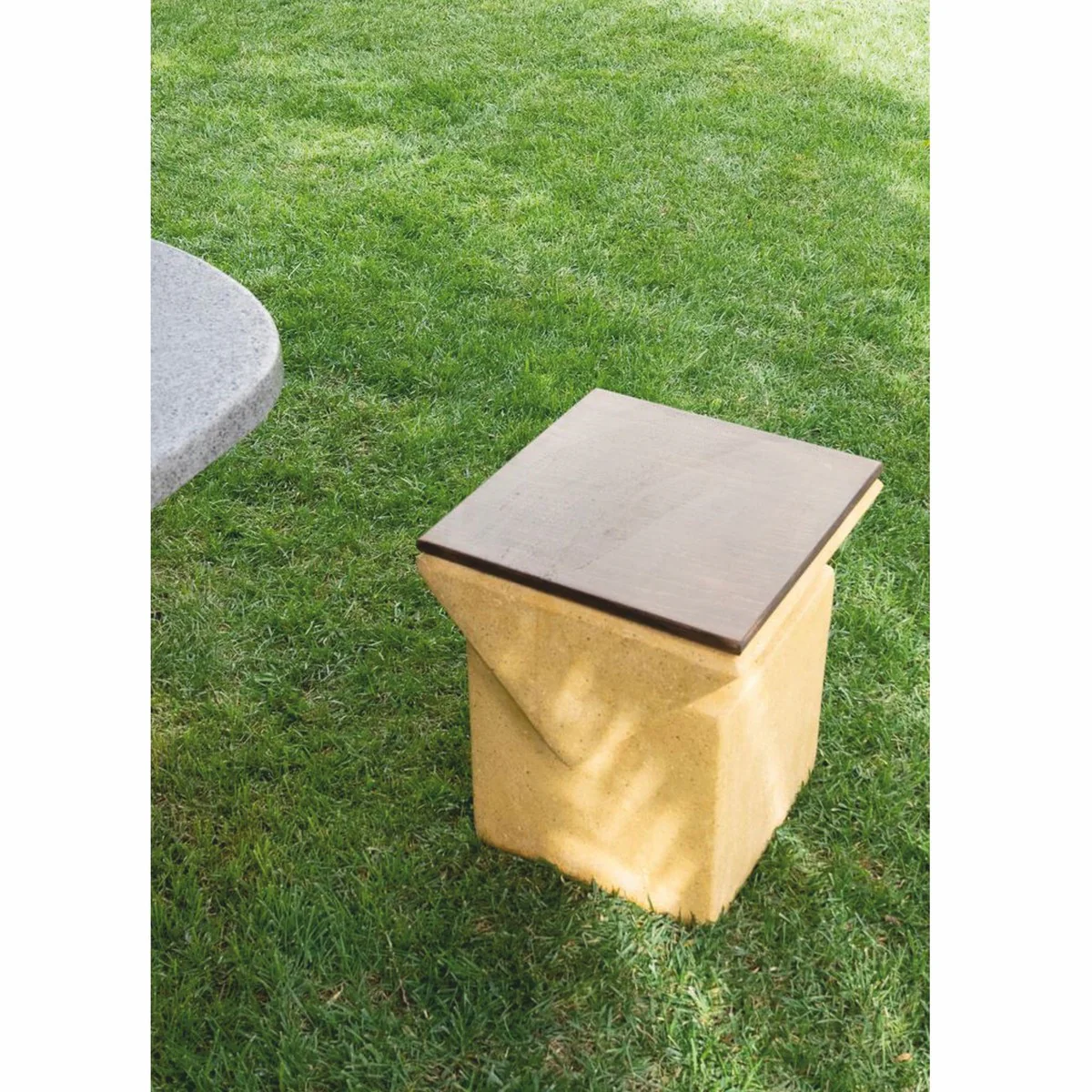 Casa Padrino taburete de lujo amarillo / marr¨®n oscuro 45 x 45 x A. 50 cm - Muebles de hormig¨®n