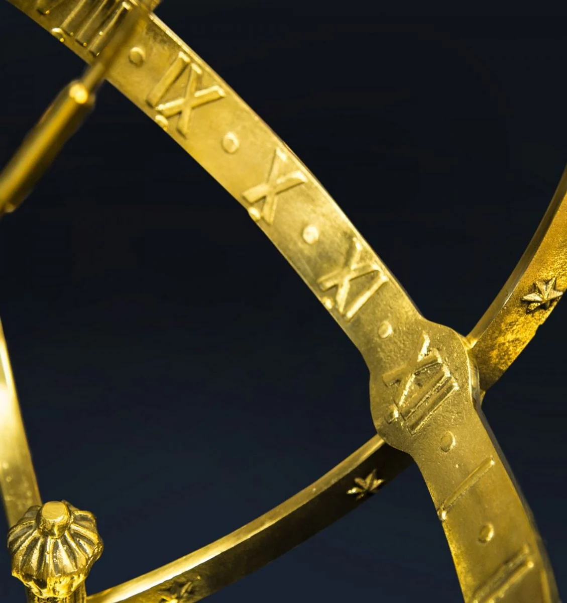 Casa Padrino Reloj de Sol Art Nouveau Oro Ø 40 x H. 58 cm - Decoración de Jardín de Lujo