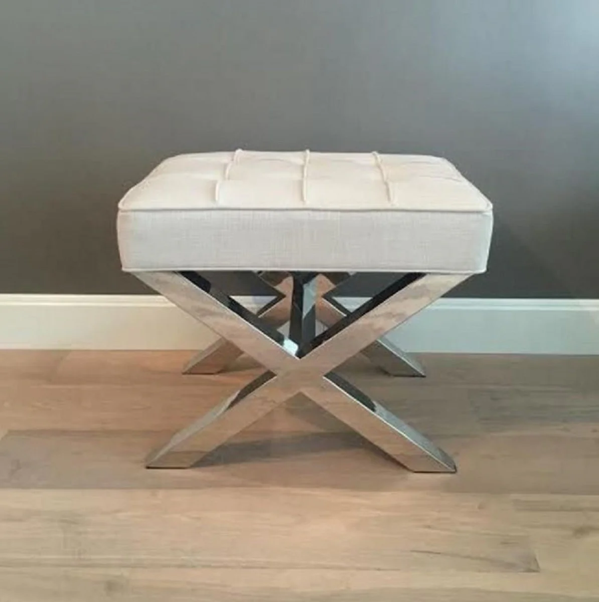 Casa Padrino Taburete Chesterfield de Lujo Beige / Plata 60 x 50 x H. 47 cm - Muebles de Sala - Colecci¨®n de Lujo