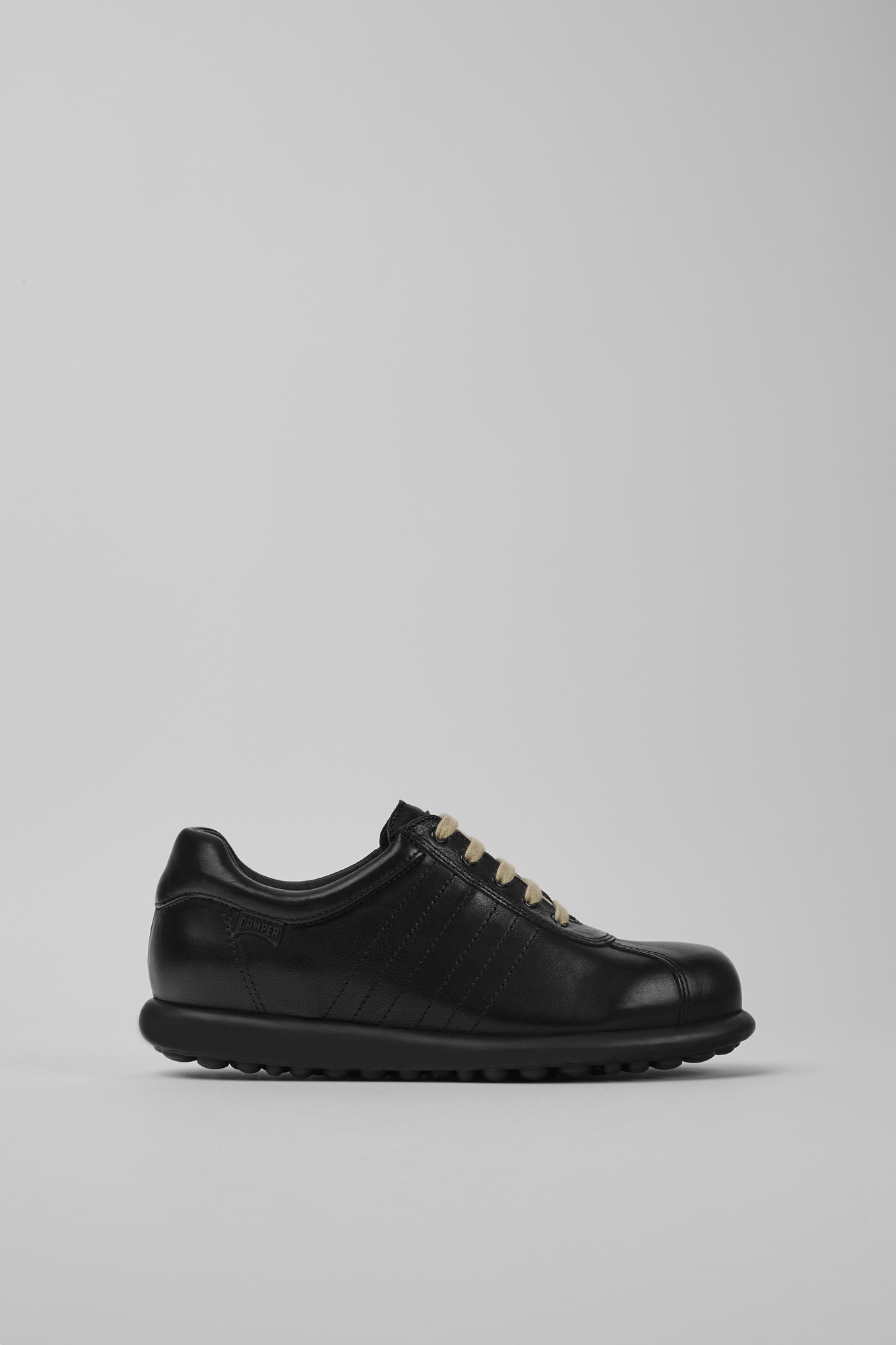 Pelotas - Iconic black shoe for women