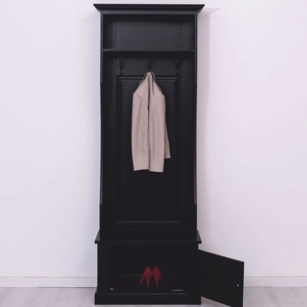 Casa Padrino armario de estilo campestre negro 80 x Al. 210 cm - Muebles de perchero