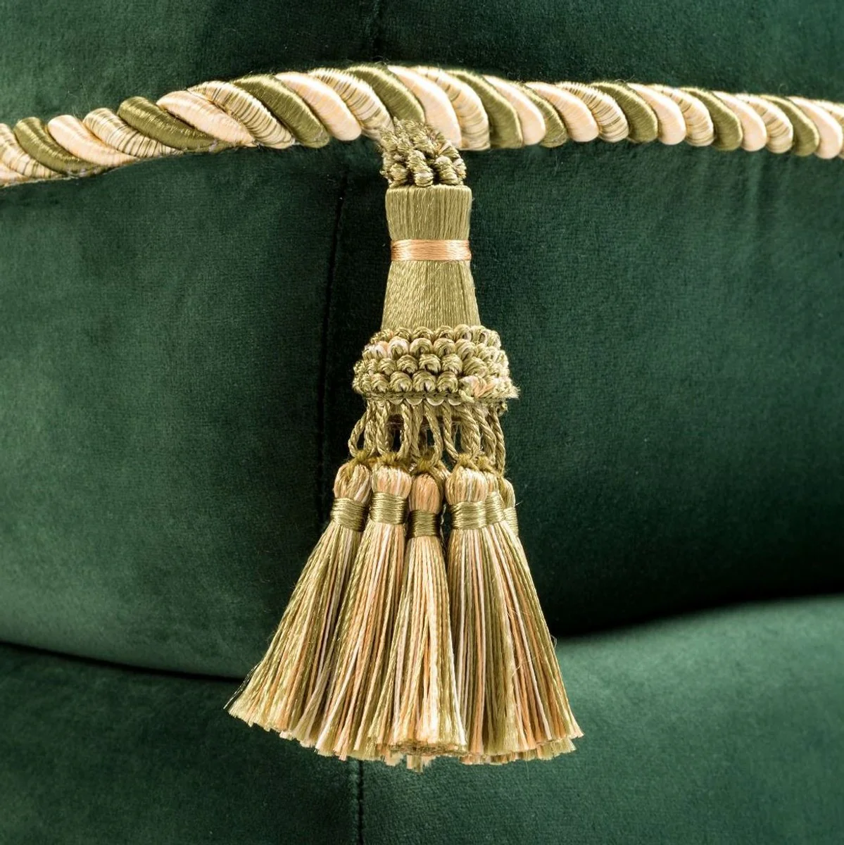 Casa Padrino taburete de lujo verde oscuro / oro / verde 57 x 57 x H. 42 cm - Taburete de Terciopelo Fino con Borlas - Muebles de Lujo