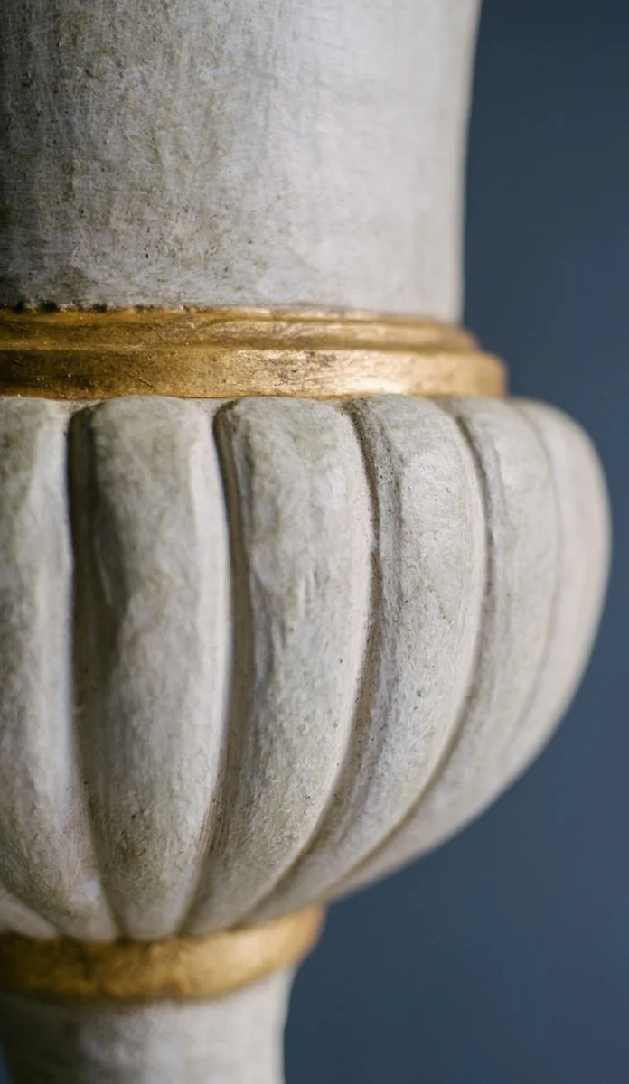 Casa Padrino jarrón barroco de hierro fundido con pedestal blanco / oro Ø 55 x H. 78 cm - Magnífica Decoración de Jardín en Estilo Barroco