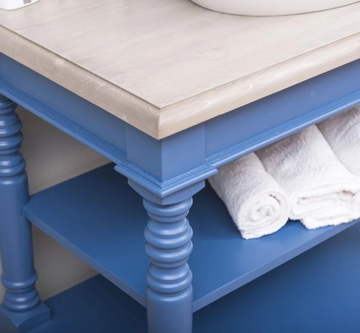 Casa Padrino Conjunto de Baño de Estilo Campestre Azul / Gris Claro - 1 Gabinete del Fregadero y 1 Espejo de Pared - Muebles de Baño de Madera Maciza en Estilo Campestre