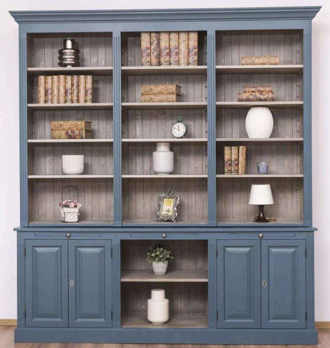 Casa Padrino armario de sala de estar estilo campestre azul / gris 229 x 51 x A. 244 cm - Armario de madera maciza - Armario de libros - Muebles de estilo campestre