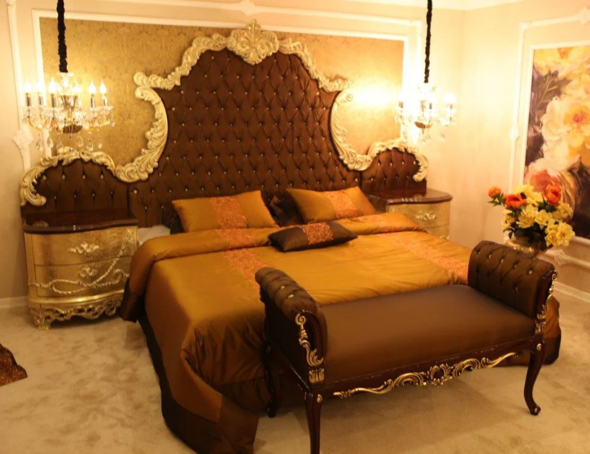 Casa Padrino conjunto de dormitorio barroco de lujo marrón / crema / oro - 1 Cama Doble con Cabecero y 2 Mesitas de Noche y 1 Banco - Muebles de dormitorio barrocos - Noble & Magnífica