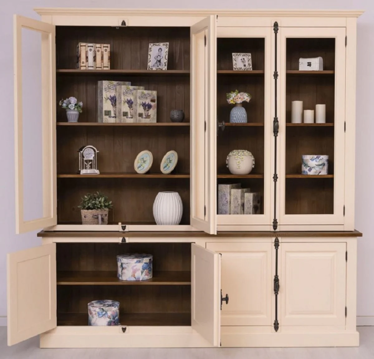 Casa Padrino armario de comedor de estilo campestre crema / marr¨®n 223 x 50 x A. 228 cm - Armario de cocina de madera maciza - Muebles de comedor en estilo campestre