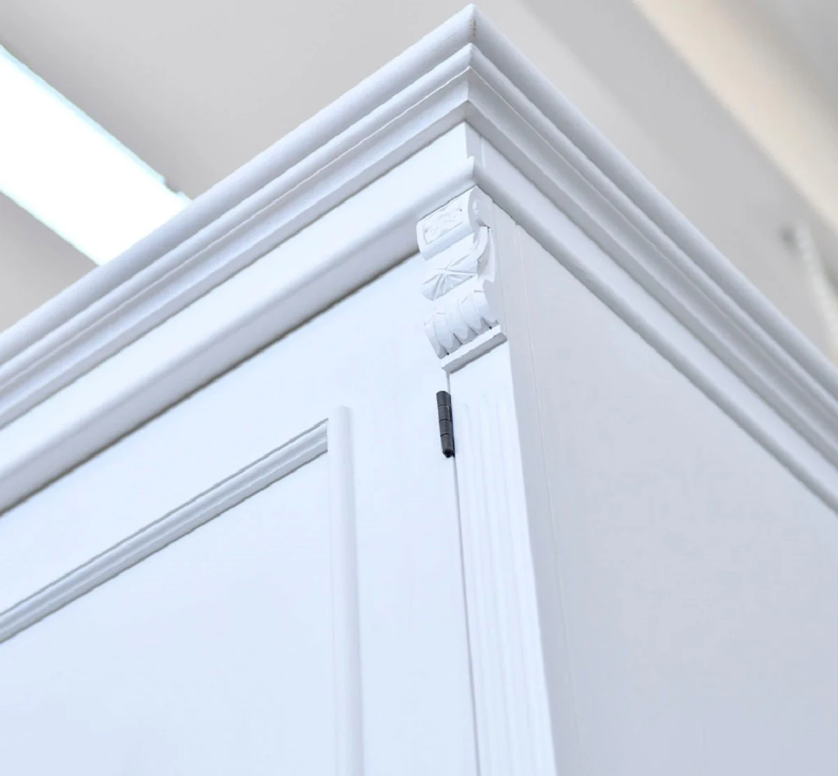 Casa Padrino armario de dormitorio de estilo campestre blanco 200 x 70 x A. 270 cm - Armario de madera maciza con 2 puertas - Muebles de dormitorio de madera maciza - Muebles de estilo campestre