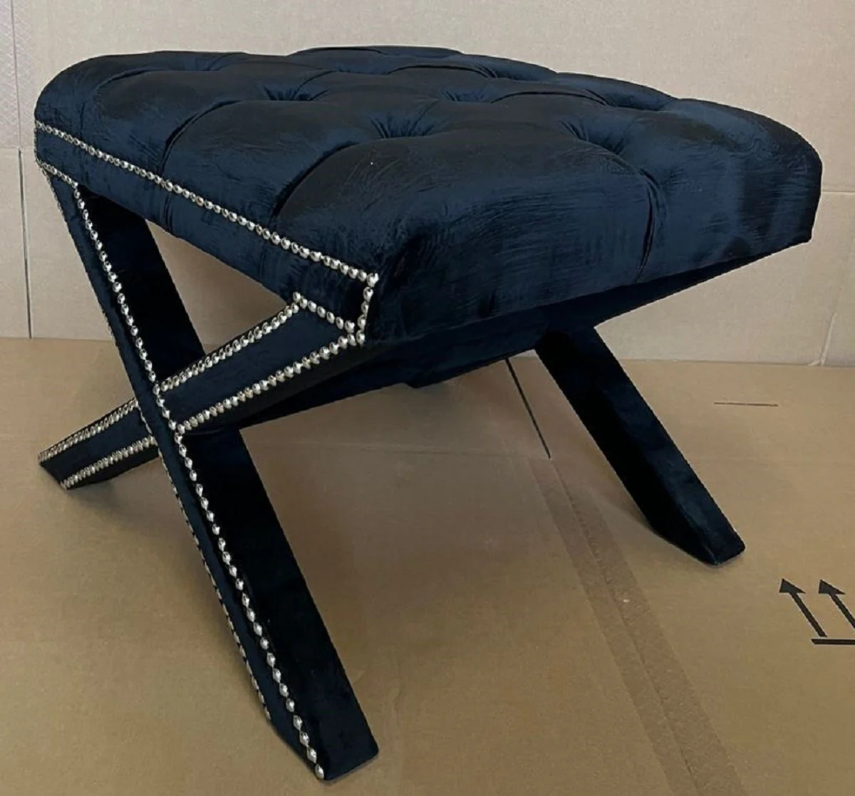 Casa Padrino taburete Neo Classic de lujo negro / plata 56 x 54 x A. 46 cm - Taburete de sal¨®n - Taburete cruzado de estilo vintage - Muebles de sal¨®n - Muebles de lujo