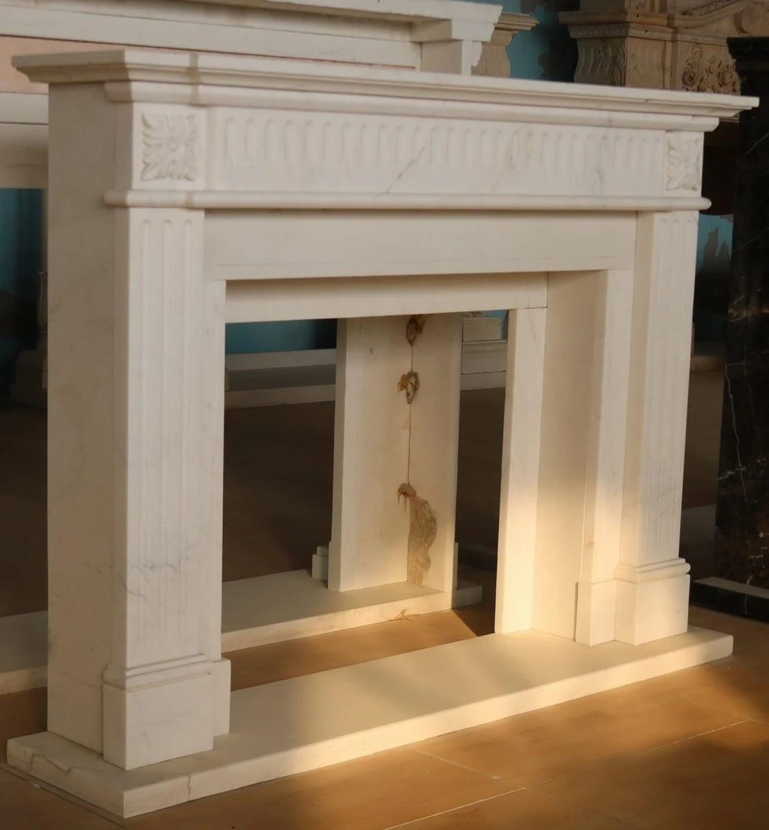 Casa Padrino marco de chimenea de m¨¢rmol barroco de lujo blanco 141 x A. 120 cm