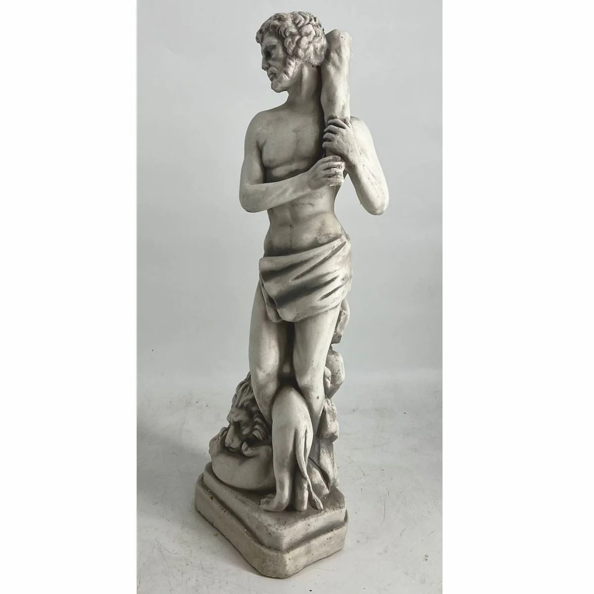Casa Padrino escultura de decoraci¨®n de jard¨ªn Art Nouveau de hormig¨®n hombre y le¨®n gris A. 63 cm