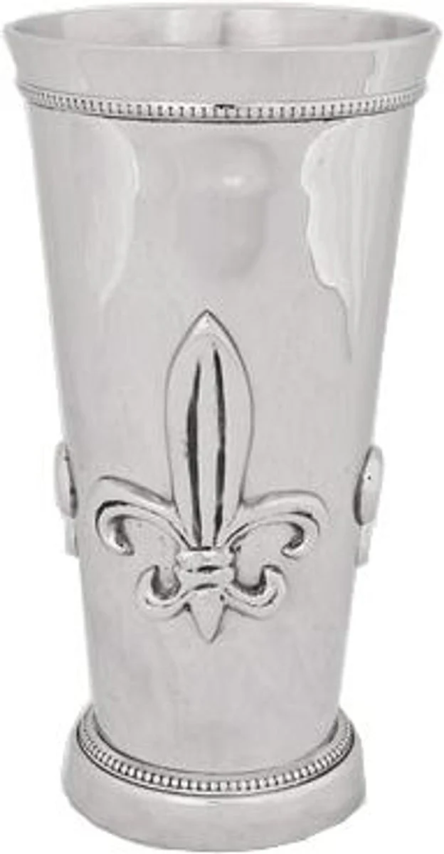 Magnífica copa barroca de latón niquelado con motivos de lirios de Casa Padrino