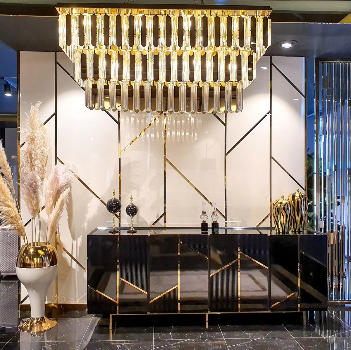 Casa Padrino aparador de lujo negro / oro 220 x 50 x A. 85 cm - Aparador de sal¨®n con 4 puertas - Muebles de Lujo