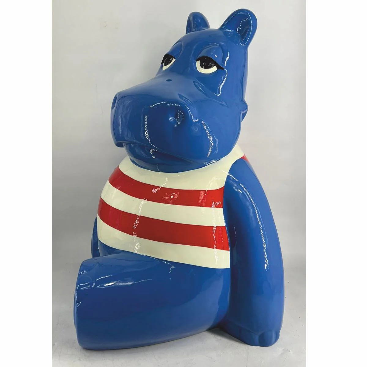 Casa Padrino escultura decorativa XXL hipop¨®tamo azul / crema / rojo A. 100 cm