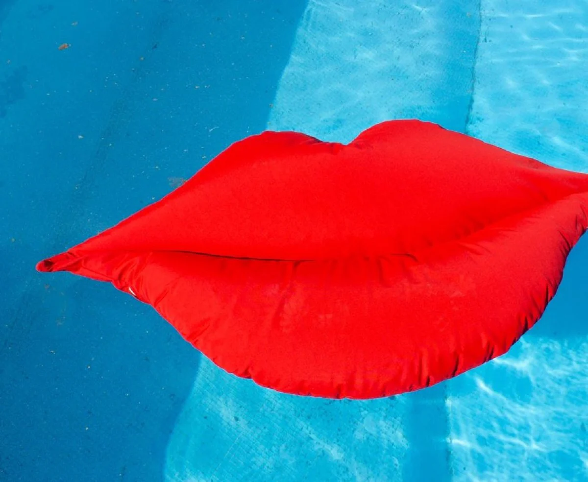 Casa Padrino puf de lujo boca roja 180 cm - Puf flotante para piscina