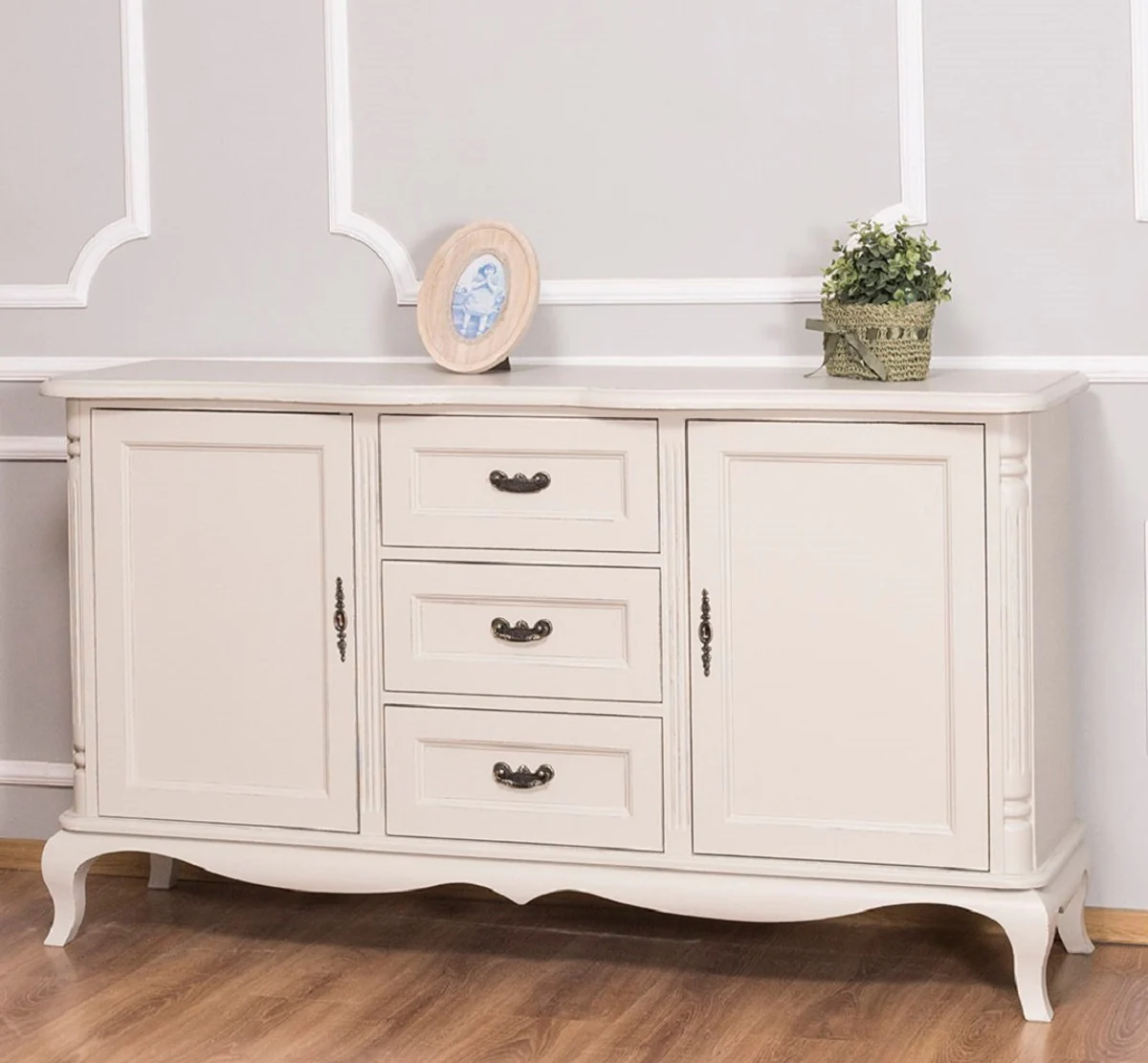 Casa Padrino aparador de estilo campestre con 2 puertas y 3 cajones gris claro antiguo 158 x 48 x H. 89 cm - Muebles de Estilo Campestre